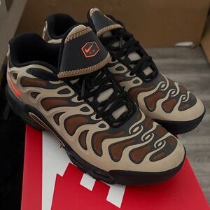 Nike Air Sneakers - Black and Brown